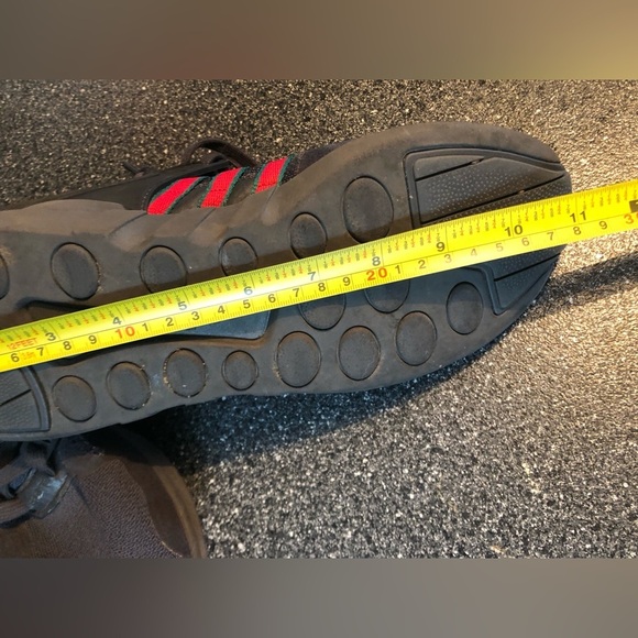 Men’s Adidas Equipment black with red stripes size 10 Running shoes - Picture 6 of 15